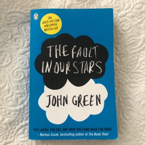 The Fault in our stars - Jag säljer denna boken eftersom att jag har läst ut den. Frakt ingår.💗💗