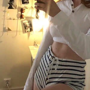 Mjukisshorts, Gina Tricot - Mysiga shorts från Gina Tricot. 🍒 Säljer för att de tyvärr blivit för små. Frakt tillkommer. 🤠 Kommer från ett djur- och rökfritt hem.