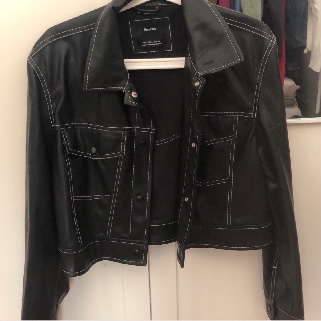 Skinnjacka Bershka  - 90