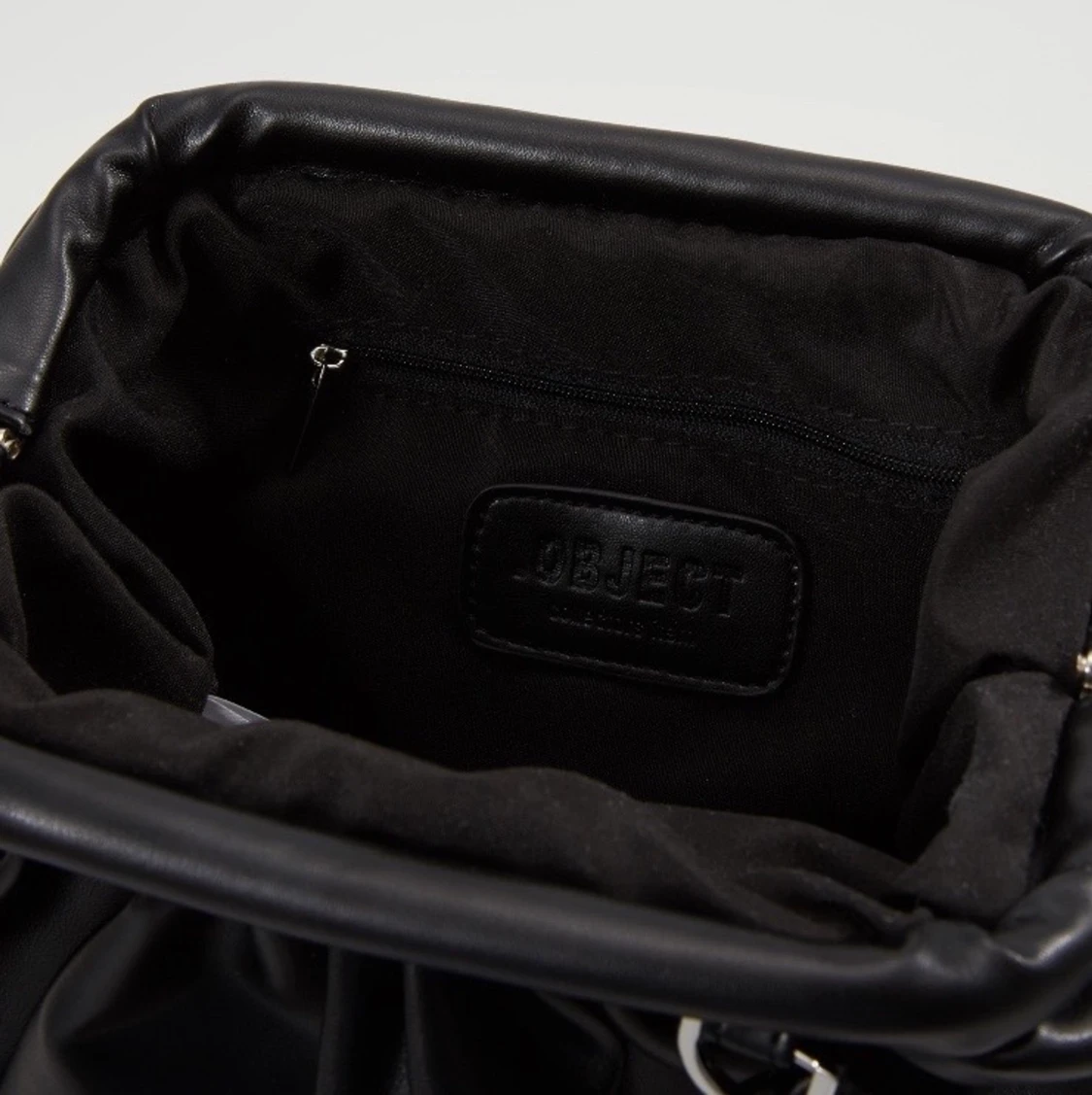 Tredig clutch med axelrem - 90