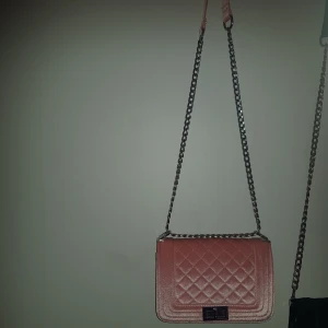 Väska - Haft den 1 gång. 120kr 