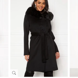 Roco baroco - Ny pris 3000:- mitt pris 2500:- pris kan diskuteras.         Stl 36,  passar även 38. Aldrig använd, köpte den för någon månad sen men ångra mig och returen hade gått ut. 