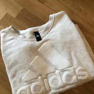 College tröja från Adidas 