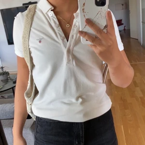 Piketröja - Piké från gant, säljer pga jag inte får användning av den längre🥰