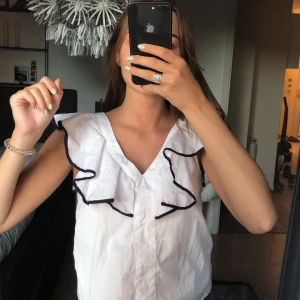söt topp från Pull&bear - har även öppen rygg, skriv för fler bilder. Frakt tillkommer 