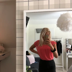 Klänning swear storm - Snygg klänning som ser ut att vara tvådelad med sitter ihop🧡 storleken är mer som en S