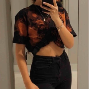  - as ball egen bleached tshirt i jättebra kvalitet, den är egentligen lång men på bilderna är den uppstoppad. säljer då den inte är min stil längre, 120kr+frakt