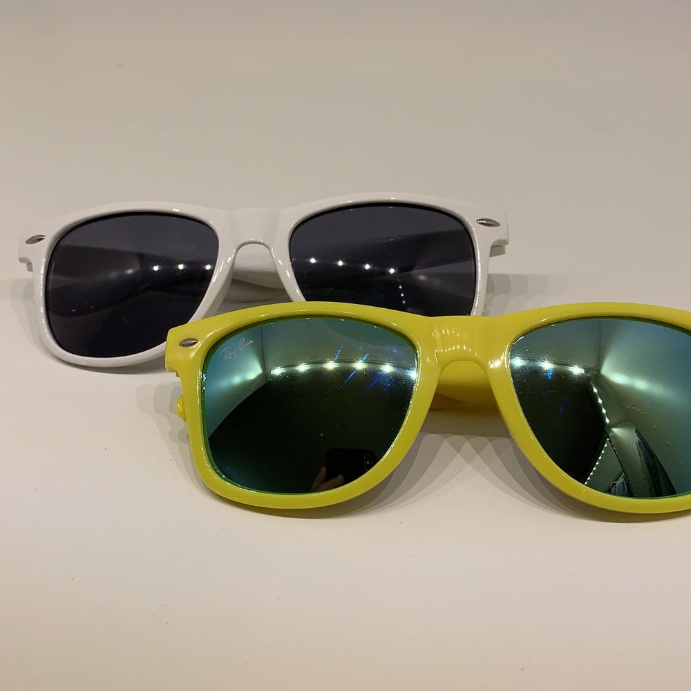 Superfina och oanvända solglasögon. 60kr/st eller båda för 100kr. Köparen står för frakten. Fraktar endast.. Accessoarer.