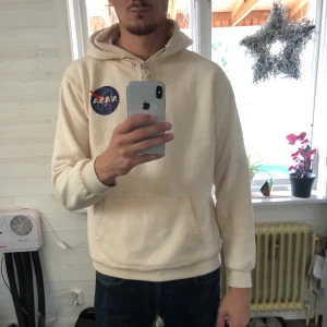 Nasa hoodie  - Nasa hoodie riktigt skön! 