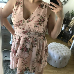 Superfin klänningen  - Använd 1 gång. Supergullig 