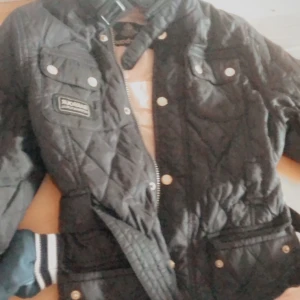 Jacka - Barbour jacka i xs äkta , jätte fint skick billigt pris 