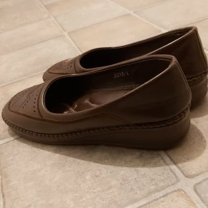 Skor - Använd bara en gång. Jag säljer för dem är smål