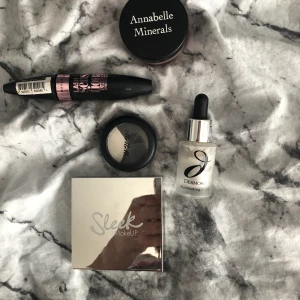 Blandat smink! (Märkes) - Säljer lite smink som jag ej änvänder! Har två av nästan allt istället 😆🤍 Som ni ser är paleten lite änvänd men fräsch! Dropparna är oxå lite änvänd men finns ungefär halva kvar! Allt är ganska dyrt nytt så det är bra pris 🥰 kan säljas styck oxå! Köpare betalar frakt!