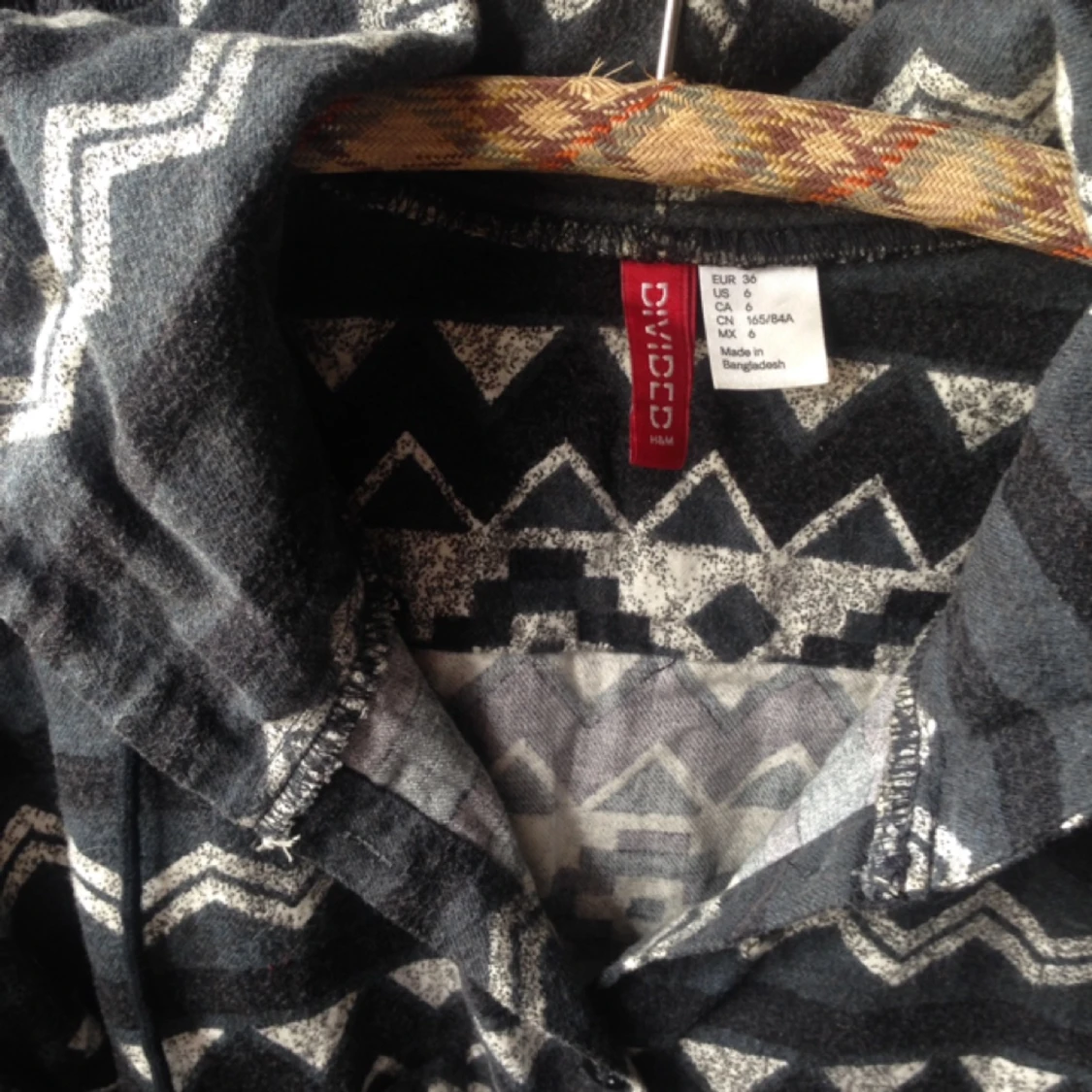 Skjorta med luva  - 1493122551