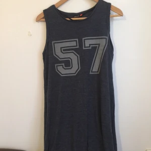  - Print 57 klänning storlek S Använda fåtal gånger Jättegott skick