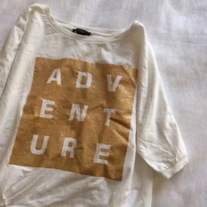  - Tröja med glitter.