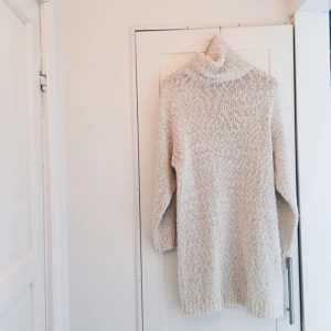  - Stickad poloklänning