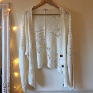  - Fin kofta i bohemisk stil som passar de flesta storlekar (jag har själv 36-38) från VILA.