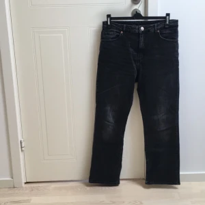  - Grå/svarta  jeans från monki, aldrig använda. 