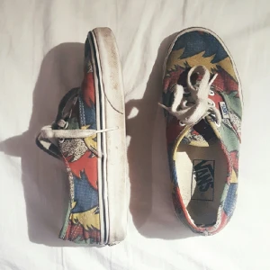  - Slitna men jäkligt snygga Vans                               Kontakta mig för fler bilder eller frågor! 🌸