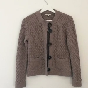  - Säljer denna Dagmar kofta (äkta) pga att den är lite för liten men även för att den inte kommit till användning. Använd ca 3 ggr.