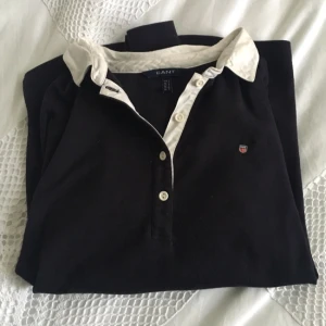  - Jätteskön gant tröja i storlek S. Betalning görs via swish😊