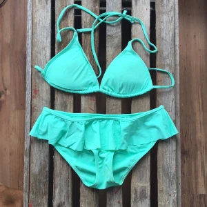  - Mintgrönt bikiniset från gina tricot!