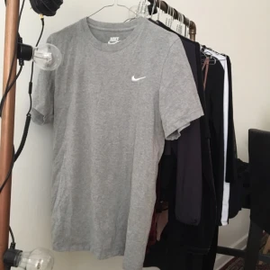  - Nike t-shirt! Är i bra skick, använd fåtal gånger! 