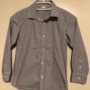 Barn skjorta storlek 128 - Barn storlek 128