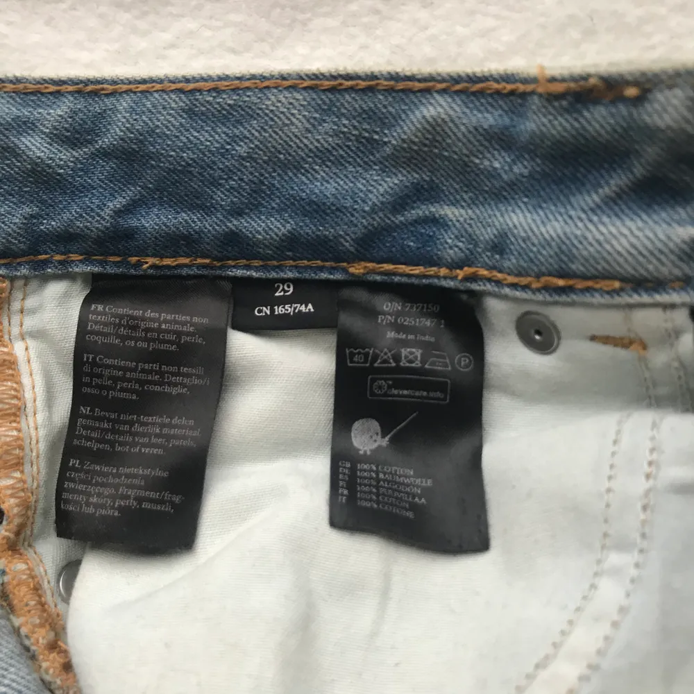 Jeans i typ boyfriend modell¿ Köpare stör för frakt 🥰 Möts ej upp! . Jeans & Byxor.