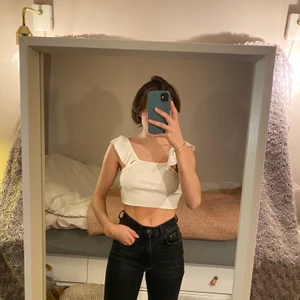 Snygg vit topp - Snygg topp passar perfekt till sommaren 