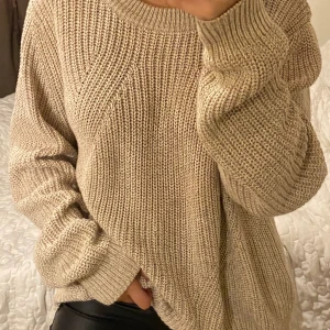 Oversized stickad tröja - Beige🌟hållet värme🌟bra skick 