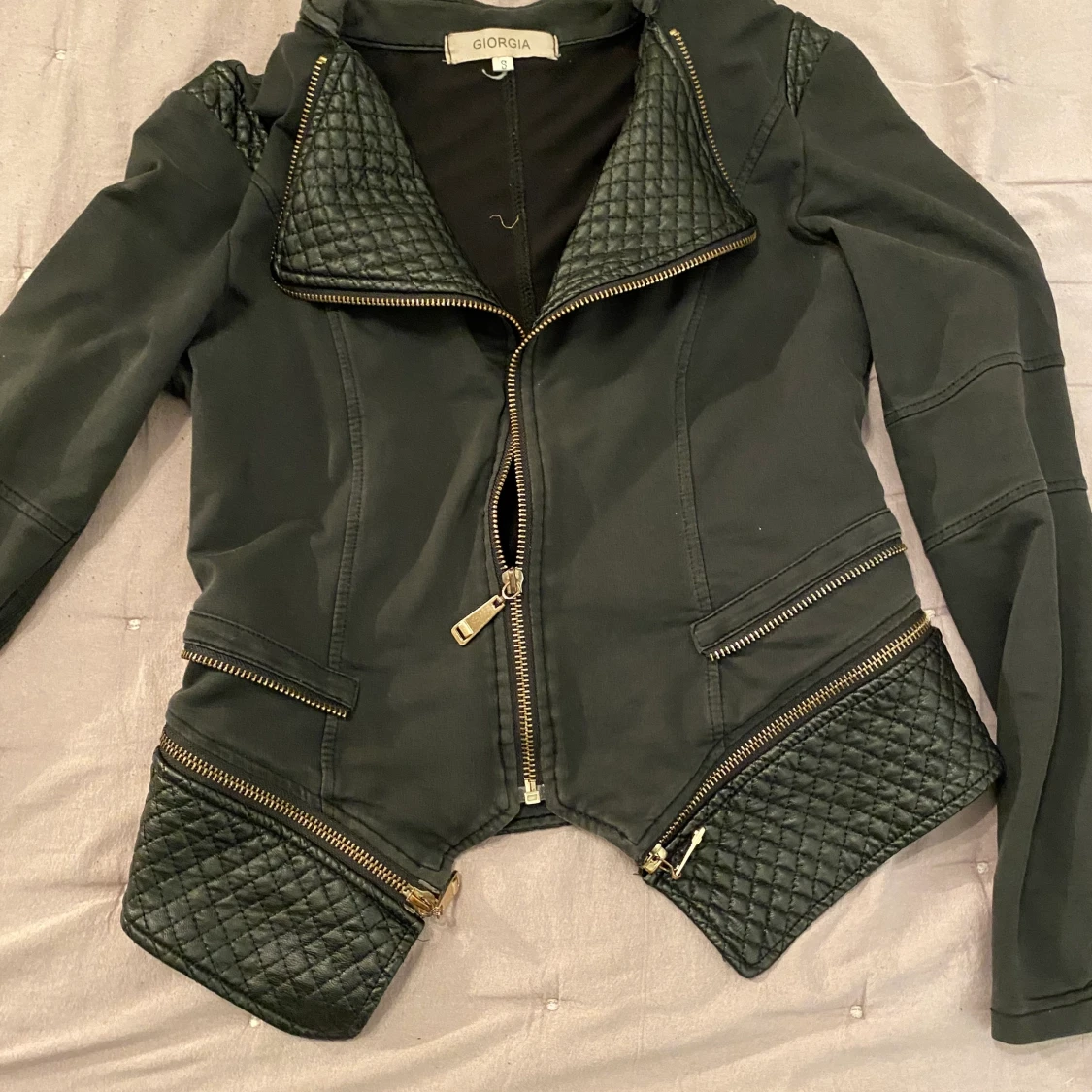 Tröja med många detaljer  - 91