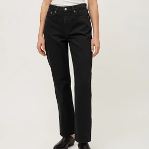 VOYAGE weekday - Köpta för ca. 1 år sedan, ser ut som nya. PRIS KAN ALLTIS DISKUTERAS