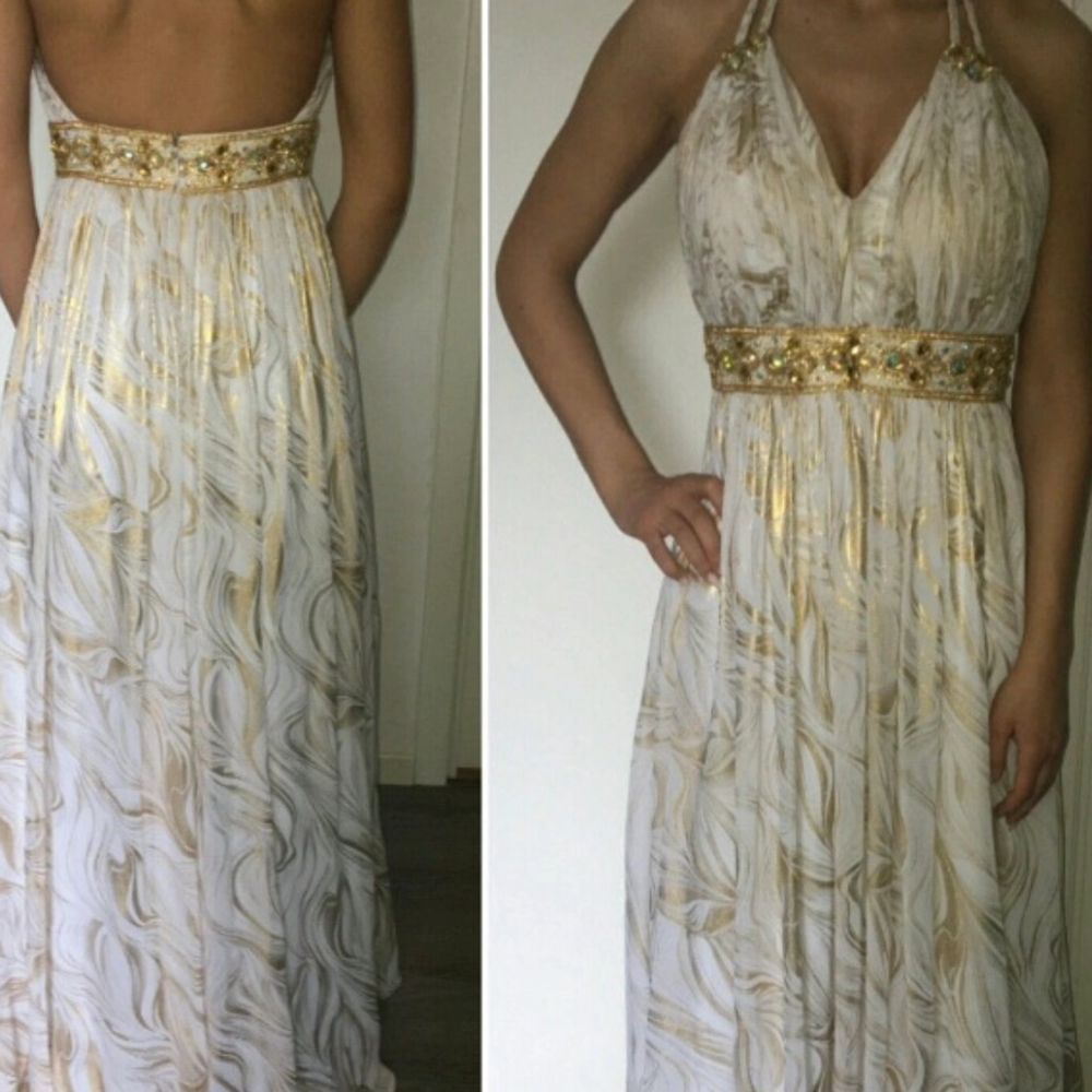 Grekisk inspererande klänning, snygga fina detaljer. använd 1 gång. . Klänningar.