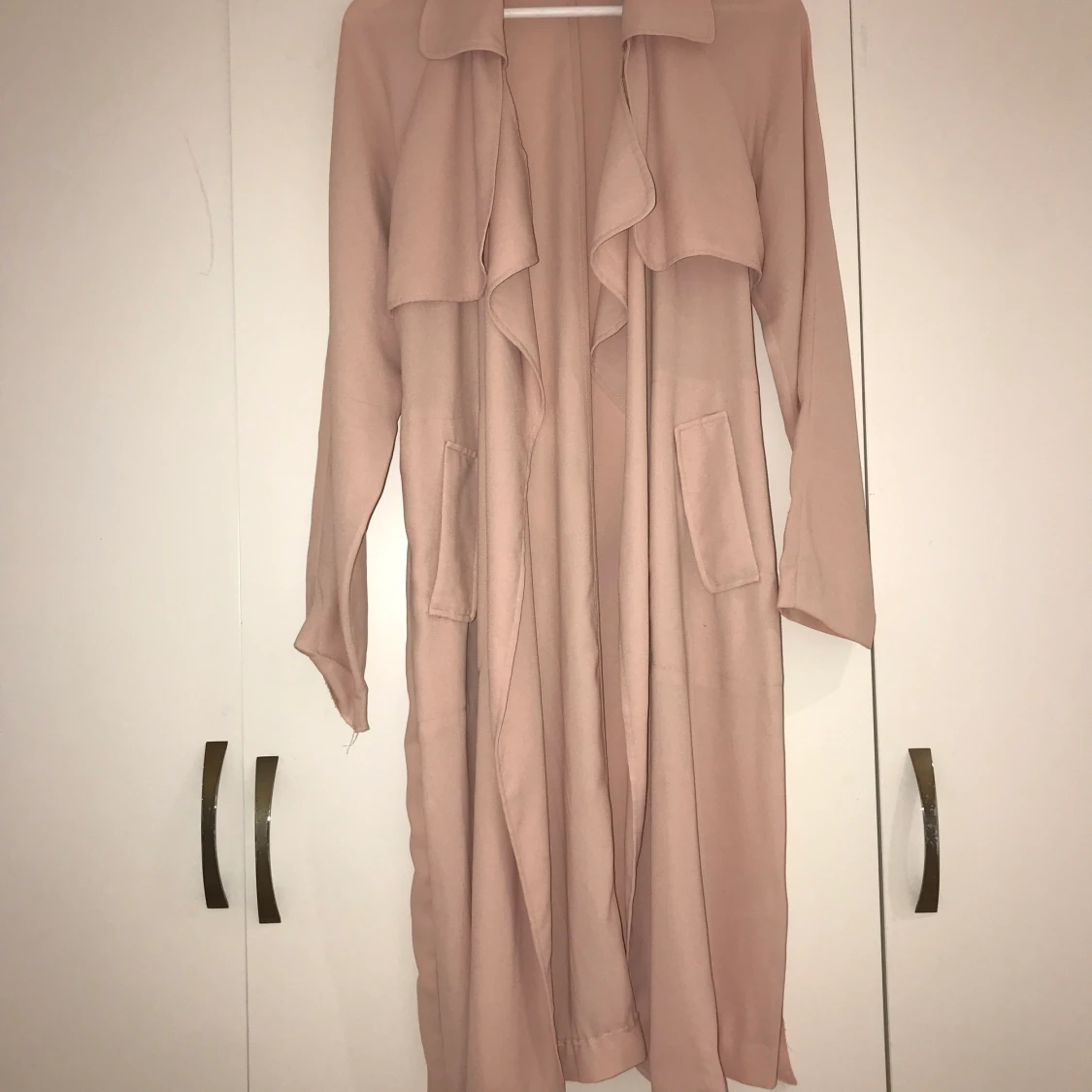 Trenchcoat i ljusrosa - 90