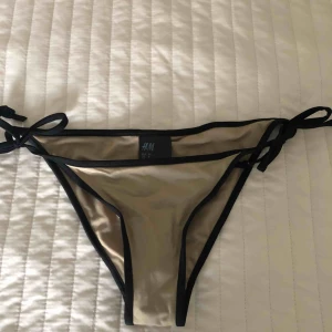  - Bikini underdel från H&m