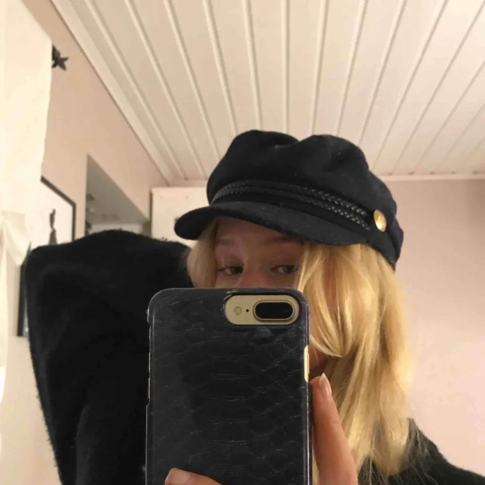 Hatt från H&M, används aldrig! . Accessoarer.