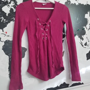  - Superfin ribbad tröja. Frakt tillkommer på 40 kr ❤