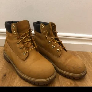  - Timberland 39,nypris runt1200.