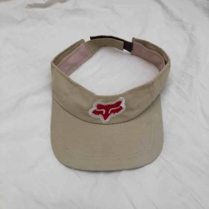  - Skit cool fox keps i bra skick!✌️