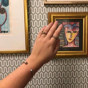  - Fint silvrigt armband, aldrig använt. Frakten ingår i priset✨