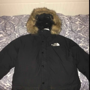  - Storlek M Original pris runt 6000kr