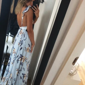  - Jättefin klänning från Nelly med lapp kvar, nypris 899! 