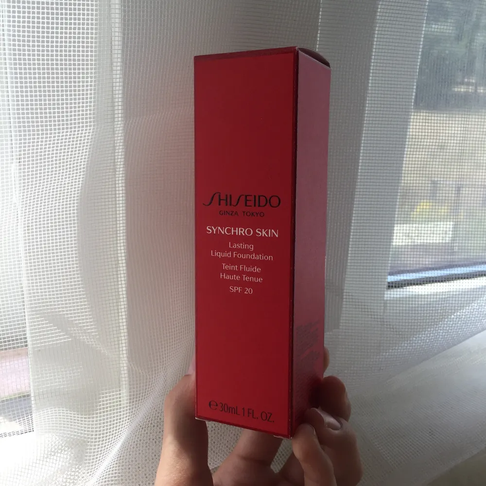 Riktigt bra foundation från Shiseido i färgen Golden 3 som täcker bra och håller hela dagen. Använd endast 2-3 ggr. Nominerad i Swedish Beauty Awards 2018. Nypris: 480 kr. Mitt pris: 250 kr.. Övrigt.