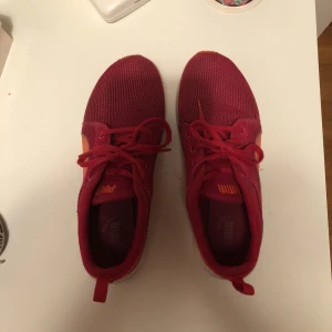  - Snygga äkta puma skor. Sparsamt använda!!!