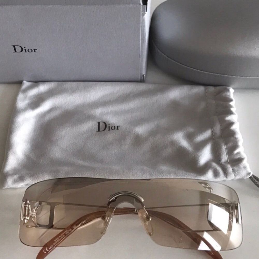Äkta Christian Dior solglasögon | Plick Second Hand