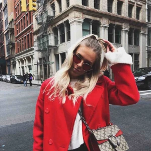  - Balla solglasögon från na-kd! Första bilden är tagen ifrån Louise Jorjes instagram 