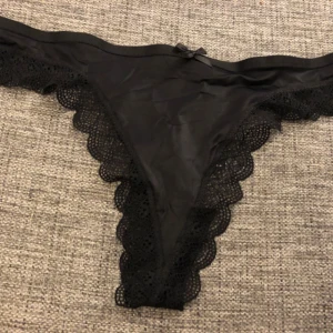  - Super snygga Nya oanvända Victoria secret trosor med prislapp på. Tyvärr fel storlek 