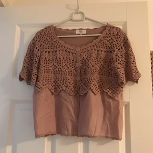  - Stickad Cadigan från Noa Noa strl S.  Jätte fin. Frakt 32 kr. 